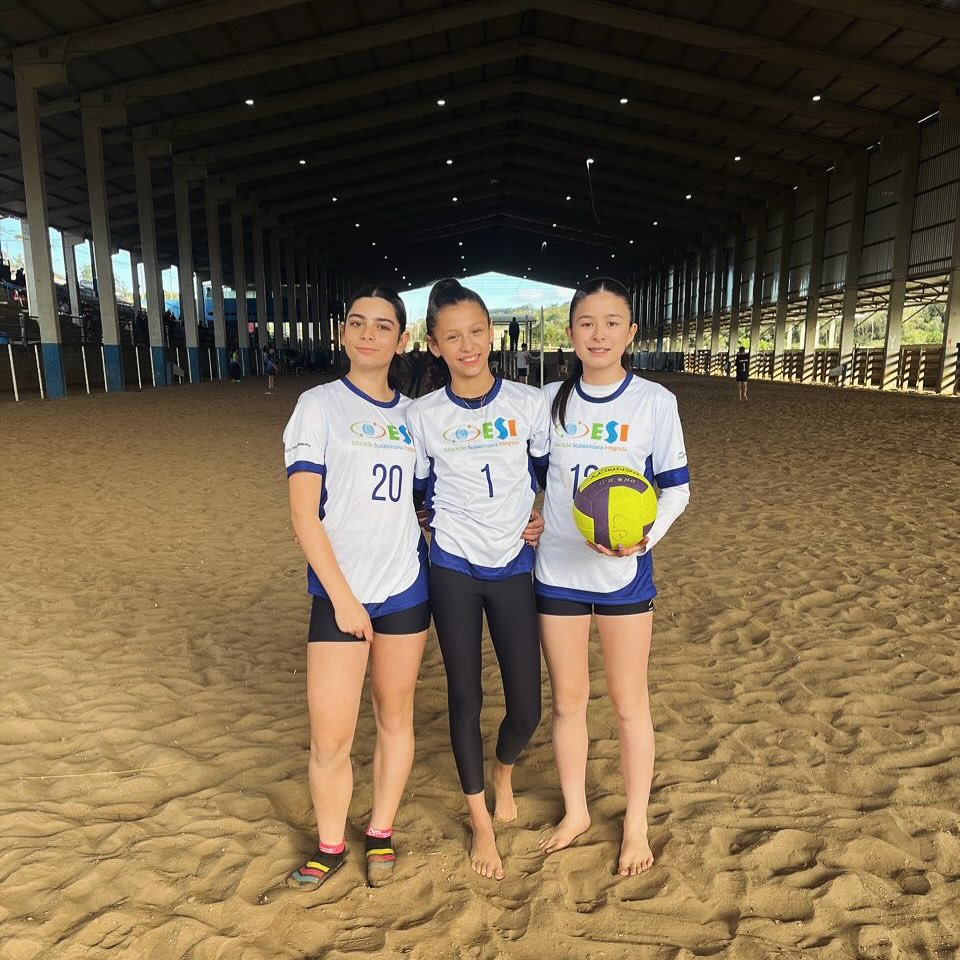 2º Lugar - Vôlei de Praia ✨
Classificadas para a Final dos Jogos Escolares do Paraná! 🏐
Não foi só técnica. Foi amizade, foi apoio, foi vontade de fazer dar certo.
Parabéns, meninas! Vocês foram incríveis! 🫶🏻
