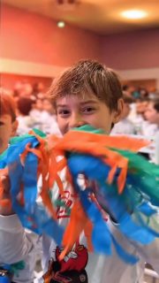 Hoje celebramos a formatura do PROERD, um projeto que ensina valores, responsabilidade e escolhas conscientes para a vida. 💙✨
Parabéns aos nossos alunos por essa etapa tão especial! Que os ensinamentos levados daqui acompanhem cada um em seus caminhos, sempre com coragem, respeito e sabedoria. 👏📚
Agradecemos também às famílias, educadores e à Polícia Militar por essa parceria tão importante na formação das nossas crianças. 🤝