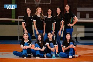 Nosso time de vôlei está pronto para os Jogos ESI 2026!
Cada treino, cada esforço e cada desafio fizeram parte dessa preparação especial. Agora é hora de viver essa experiência, dar o melhor em cada jogo e levar com orgulho o nome da nossa escola! ✨
Estamos na torcida por vocês! 🏐💙