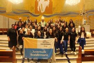 Ontem foi um dia muito especial no ESI Colégio Nossa Senhora de Belém! 💙

Celebramos a Missa em homenagem ao Dia dos Pais, um momento de fé, gratidão e oração por todos aqueles que exercem com amor a missão de ser pai.

Também vivemos a Celebração de Iniciação à JUVESC, acolhendo nossos jovens em mais um passo nessa caminhada de fé, amizade, serviço e vivência do carisma.

Que Deus abençoe nossas famílias e ilumine cada jovem que aceita o chamado para caminhar junto nessa missão! 🙏✨

#ESIBelém #DiaDosPais #JUVESC #FéQueNosUne #JuventudeEmMissão
